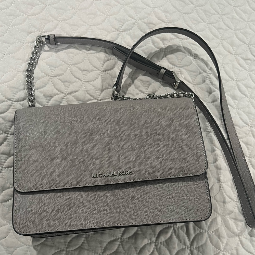 MK purse, medium size. In very good condition.